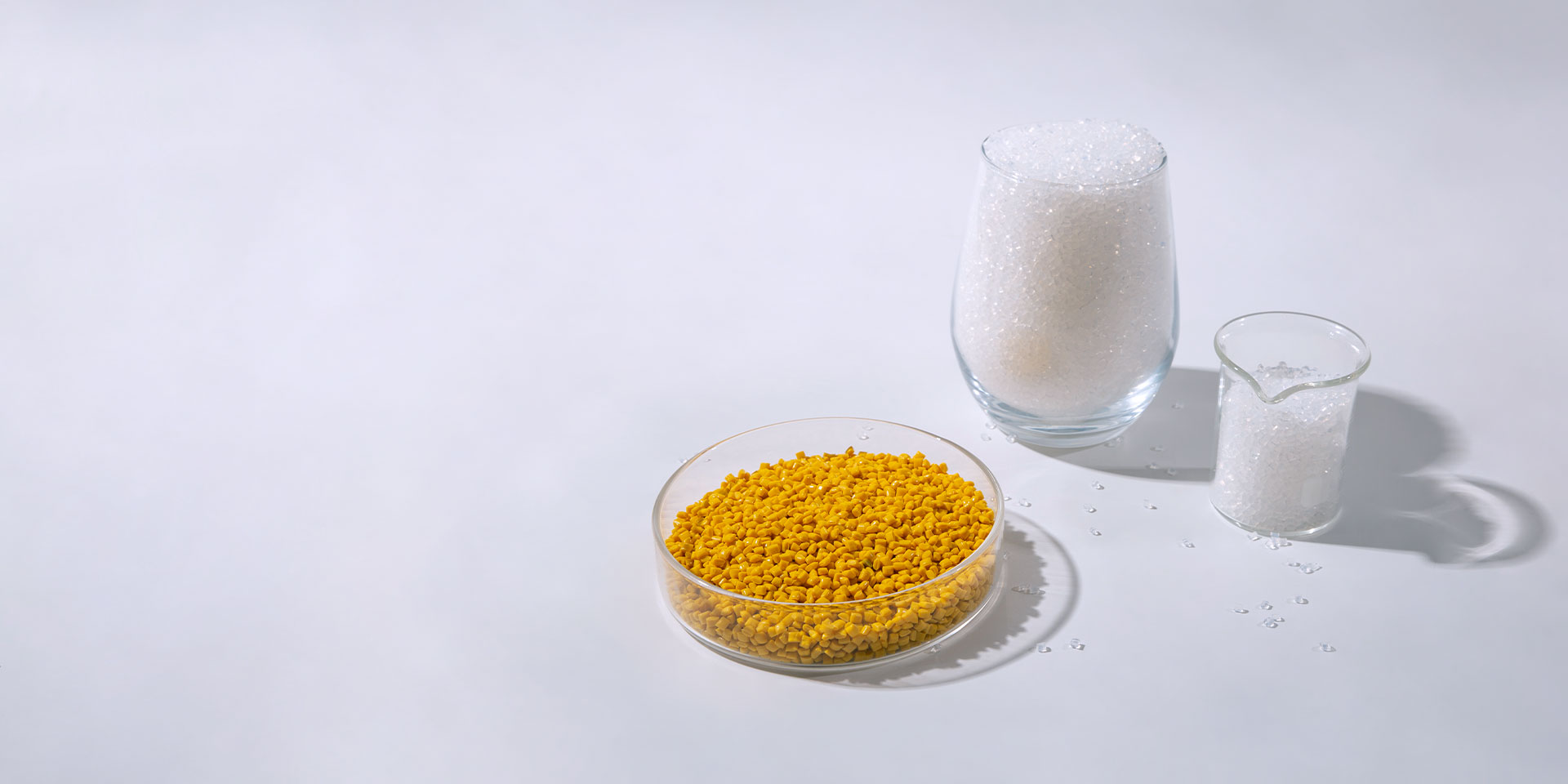 機(jī)器訂珠,雪紡盤花,手工繡花,特種繡花盤帶繡,精美手工繡花,機(jī)器訂珠加工,機(jī)器訂珠領(lǐng)花,雪紡織帶盤花,粗線手工繡花,雪紡領(lǐng)花盤花,時(shí)尚盤帶繡